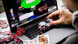Người chơi tham gia Live Casino xs3 trên điện thoại tại Việt Nam